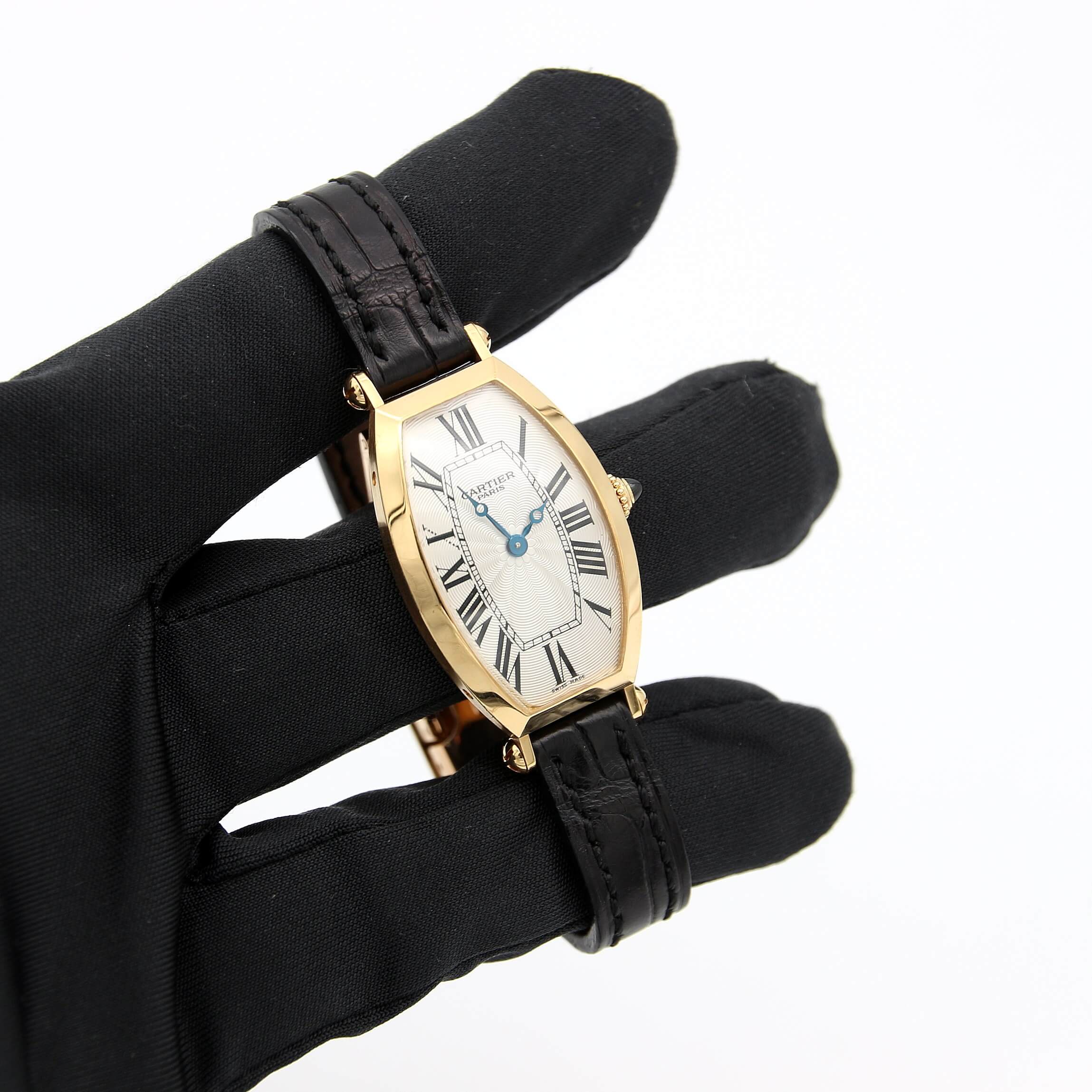 Cartier Tonneau ref. 2595E CPCP 18K Gold - Image 2