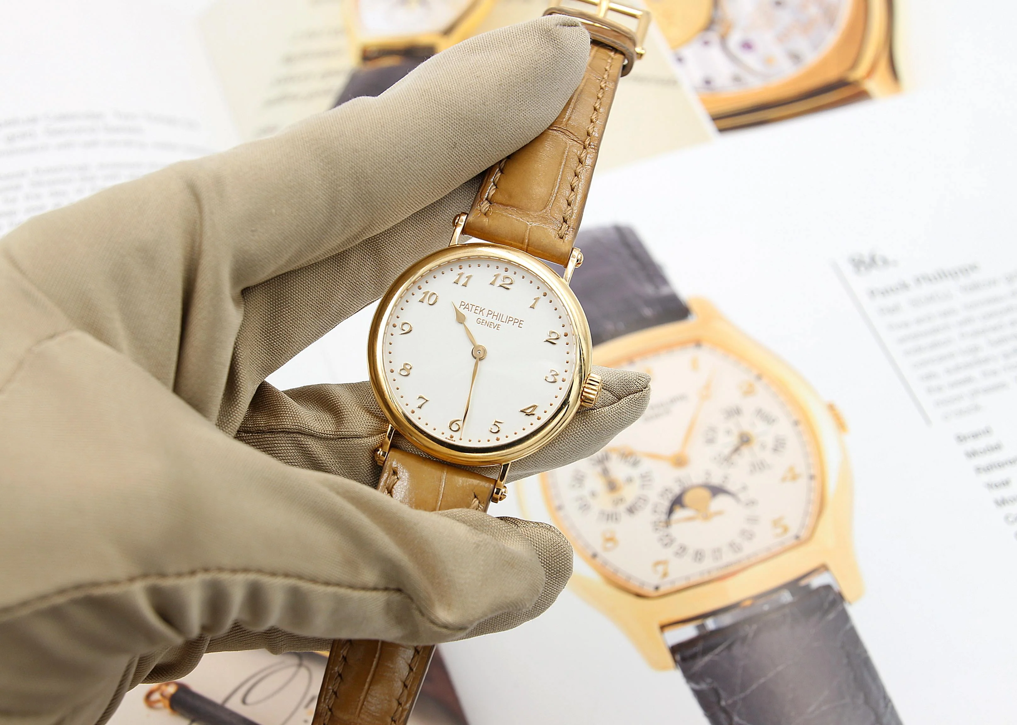 Patek Philippe Calatrava ref. 7200R-001 18K Rose Gold Leather Strap - Image 2