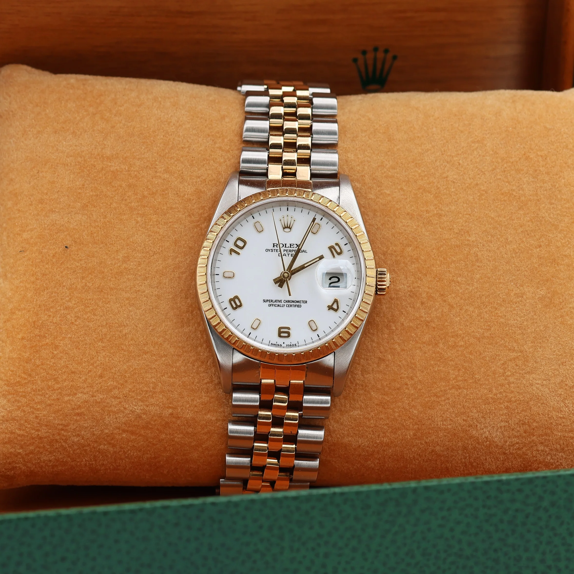 Rolex Oyster Perpetual Date ref. 15223 White Arabic Dial - Jubilee Bracelet