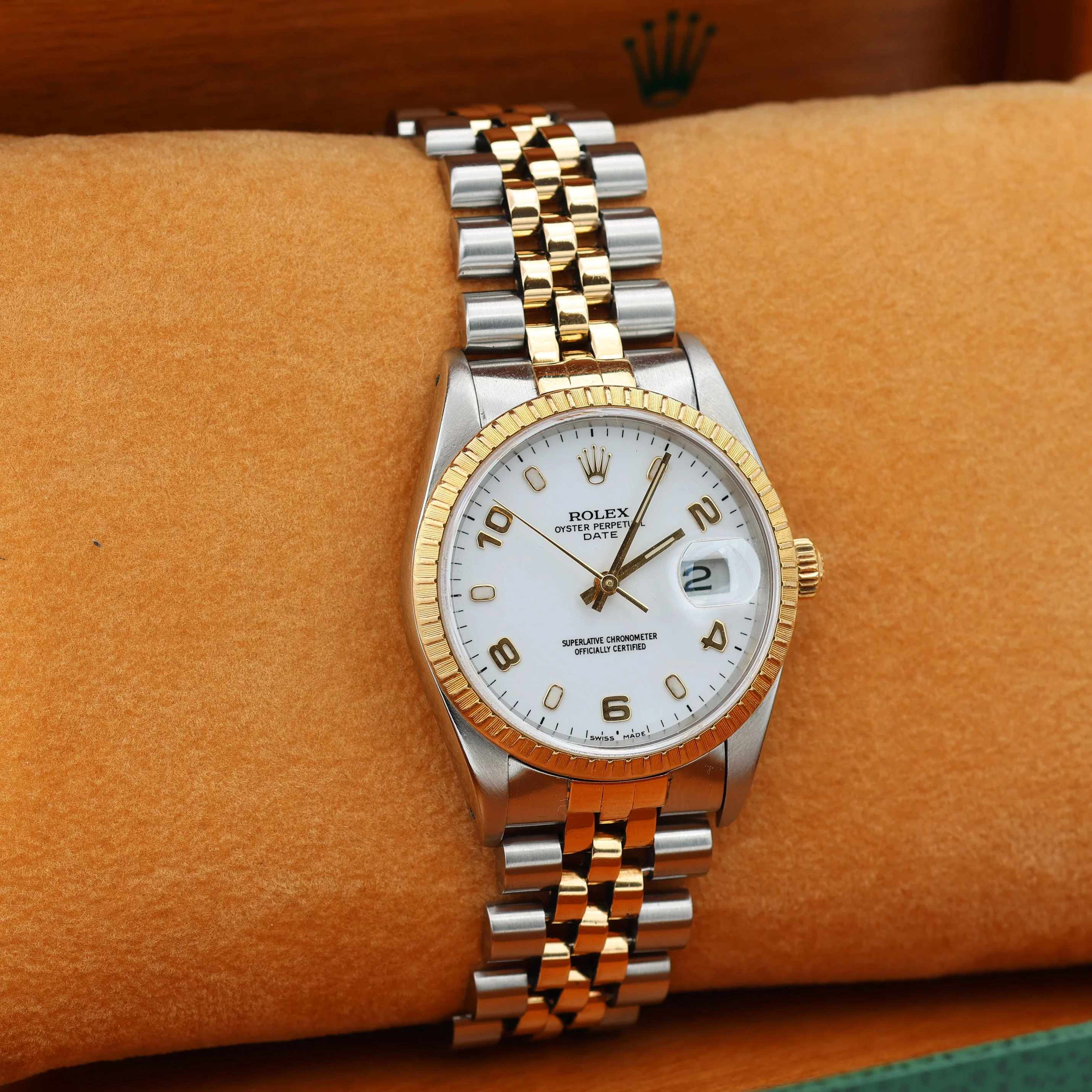 Rolex Oyster Perpetual Date ref. 15223 White Arabic Dial - Jubilee Bracelet - Image 3