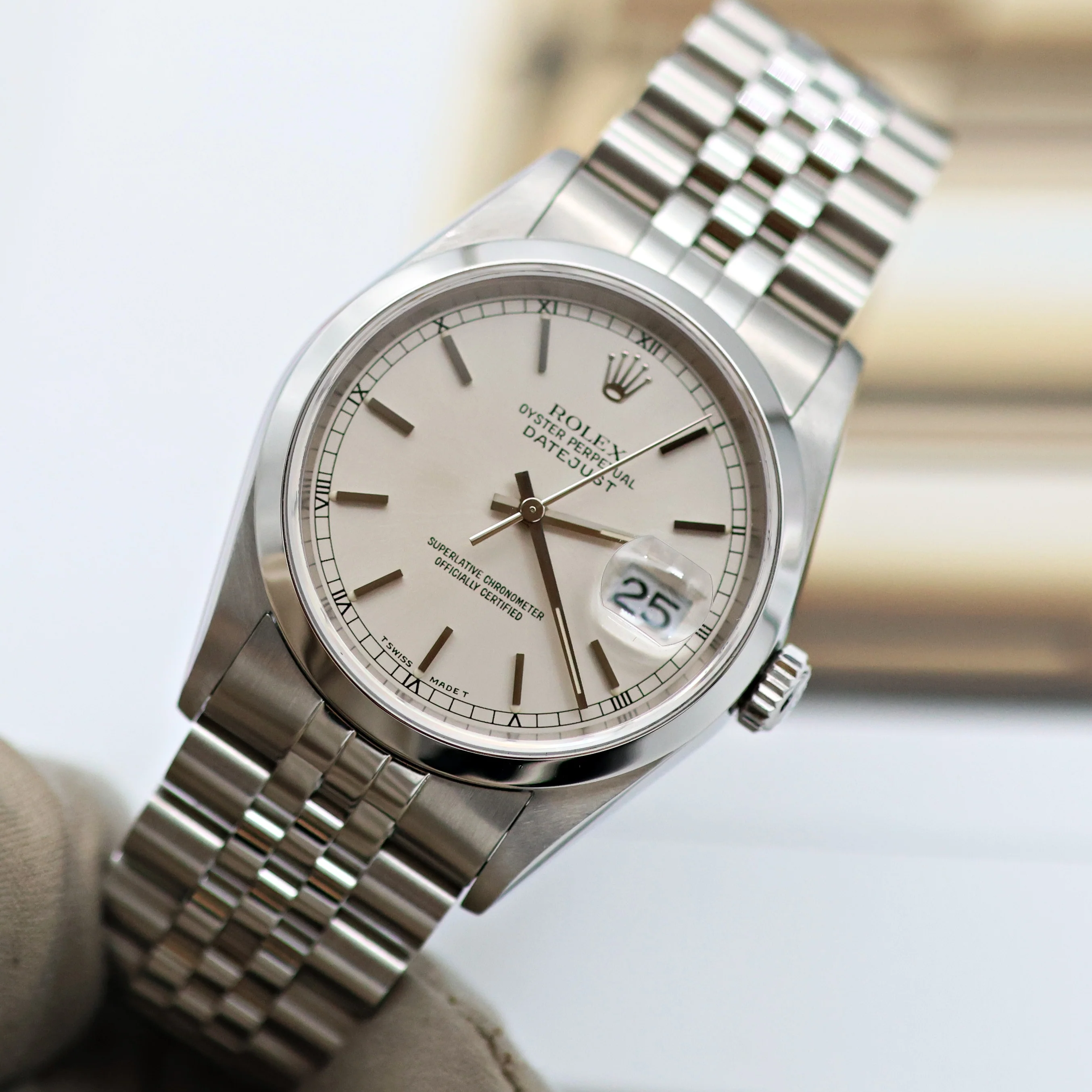 Rolex Datejust 36 ref. 16200 Silver Circle Dial - Jubilee Bracelet - Image 12