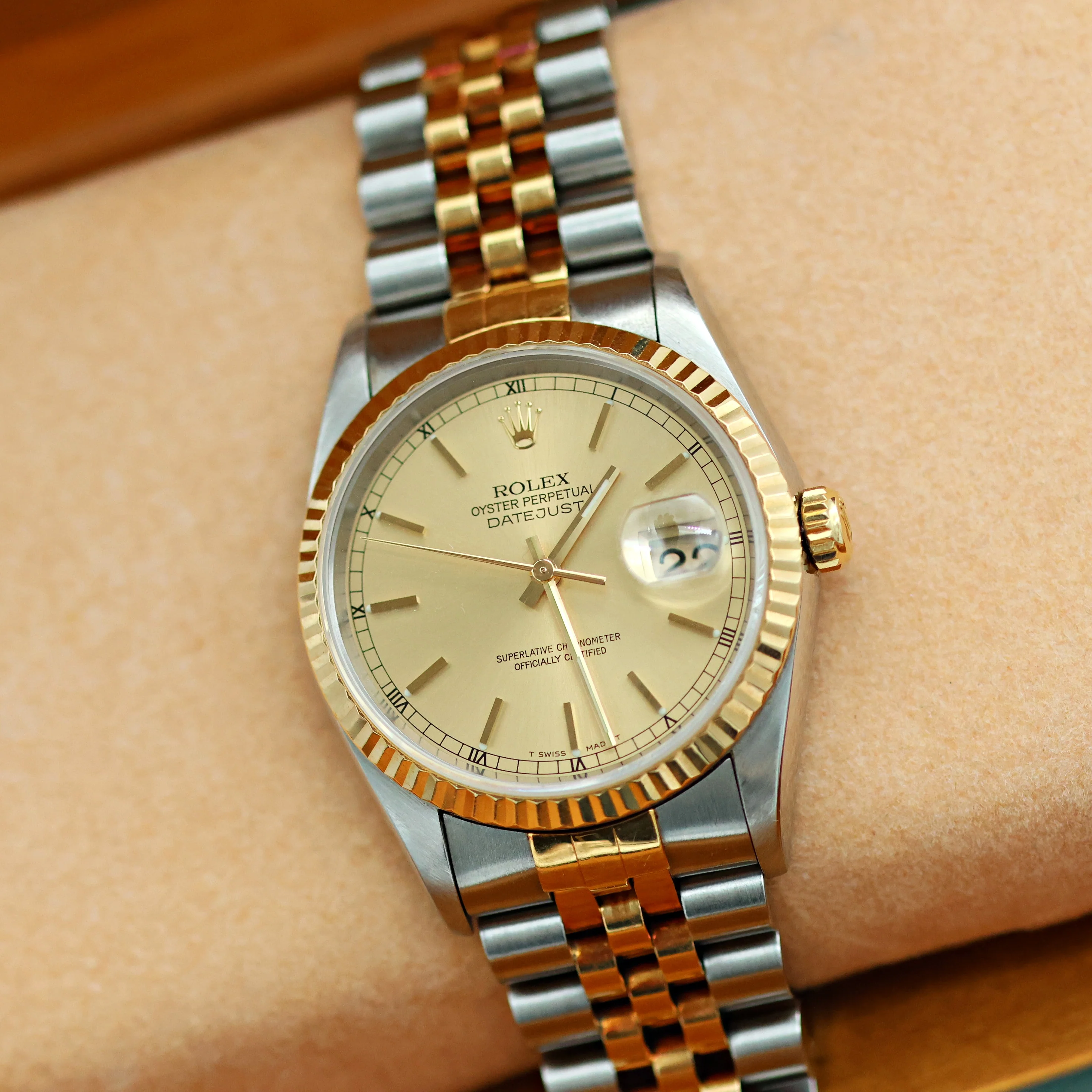Rolex Datejust 36 ref. 16233 Champagne Circle dial - Jubilee Bracelet - Full Set - Image 3