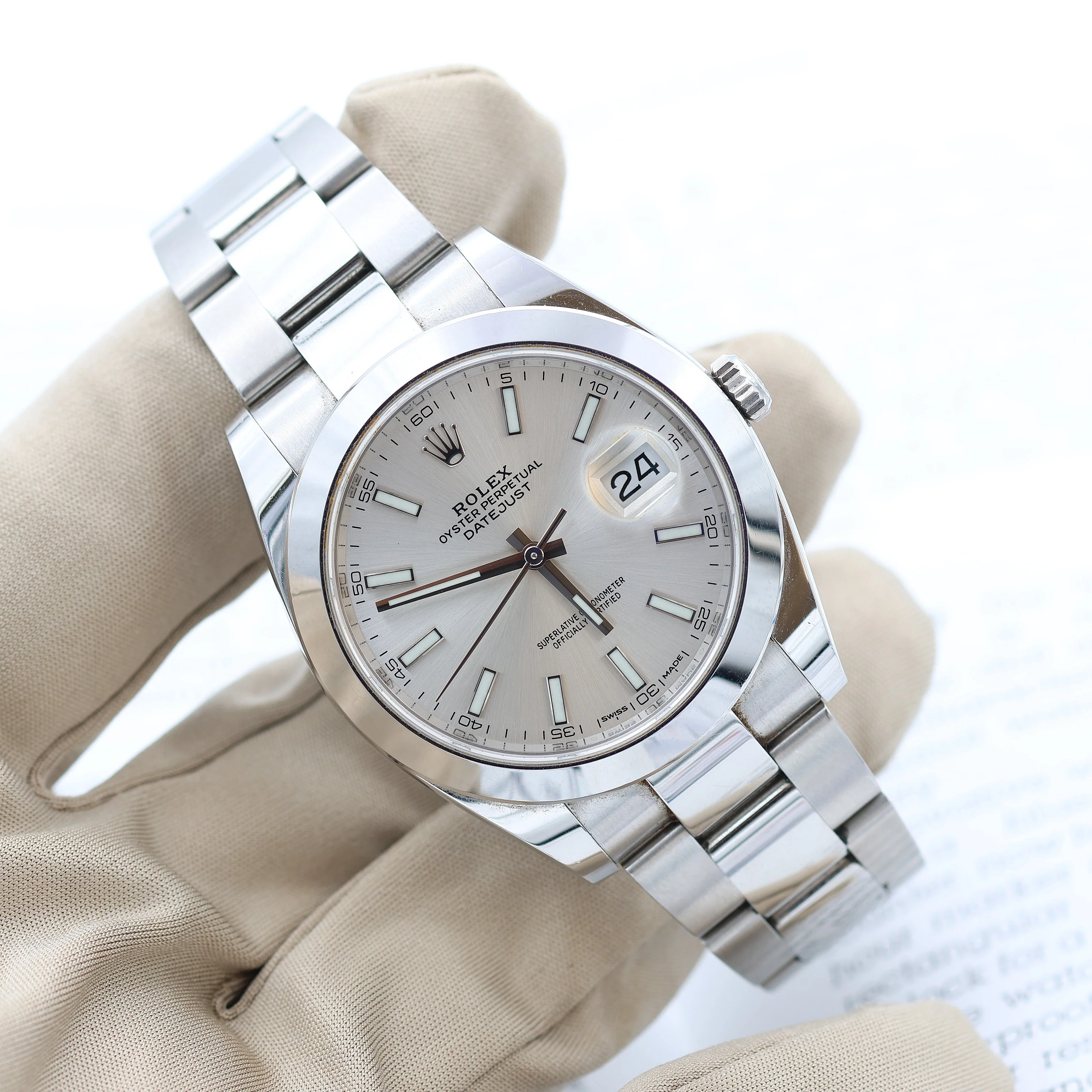 Rolex Datejust ref. 126300 Silver Dial Oyster bracelet - Full Set - Image 7