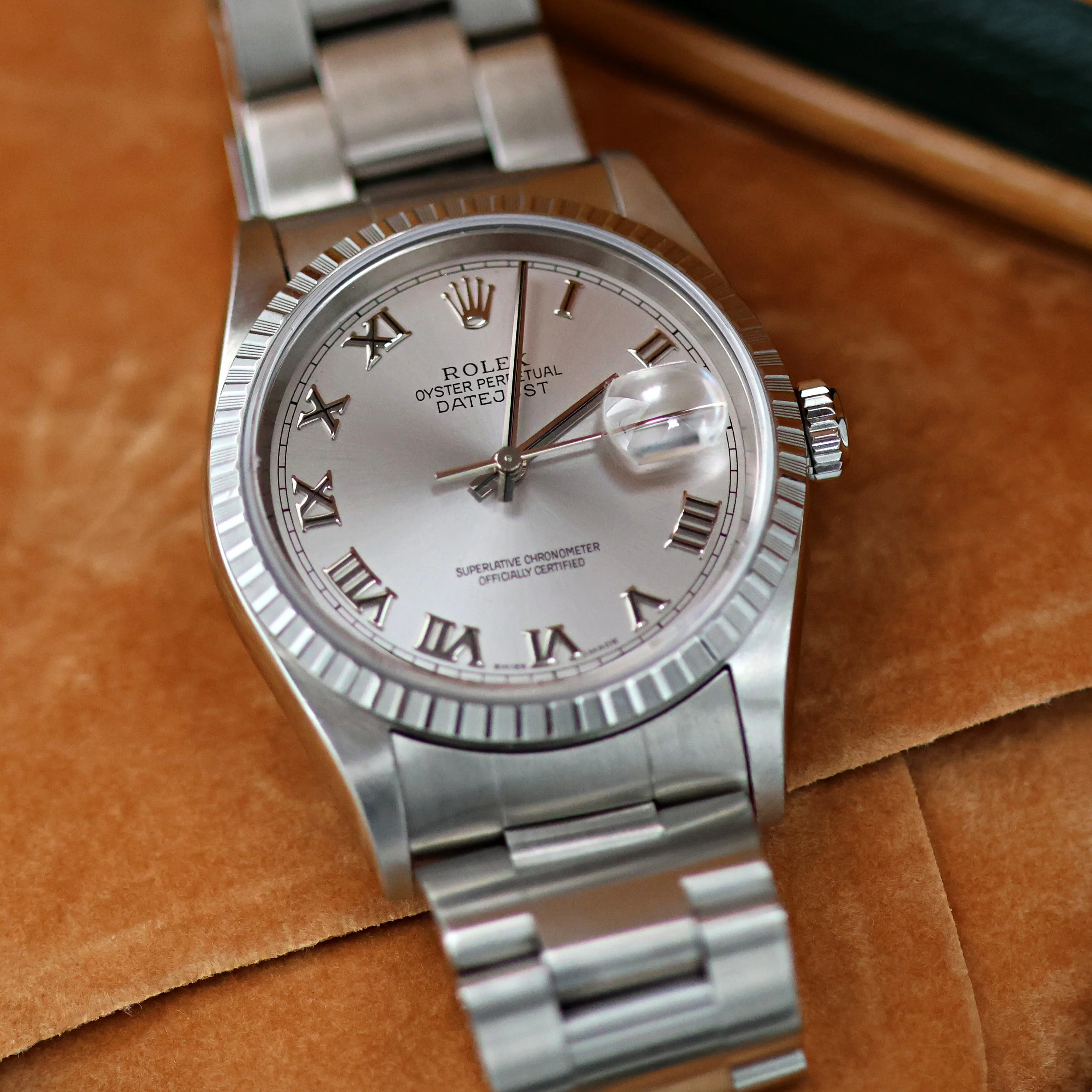 Rolex Datejust ref. 16220 Grey Roman Dial Oyster Bracelet - Full Set - Image 3