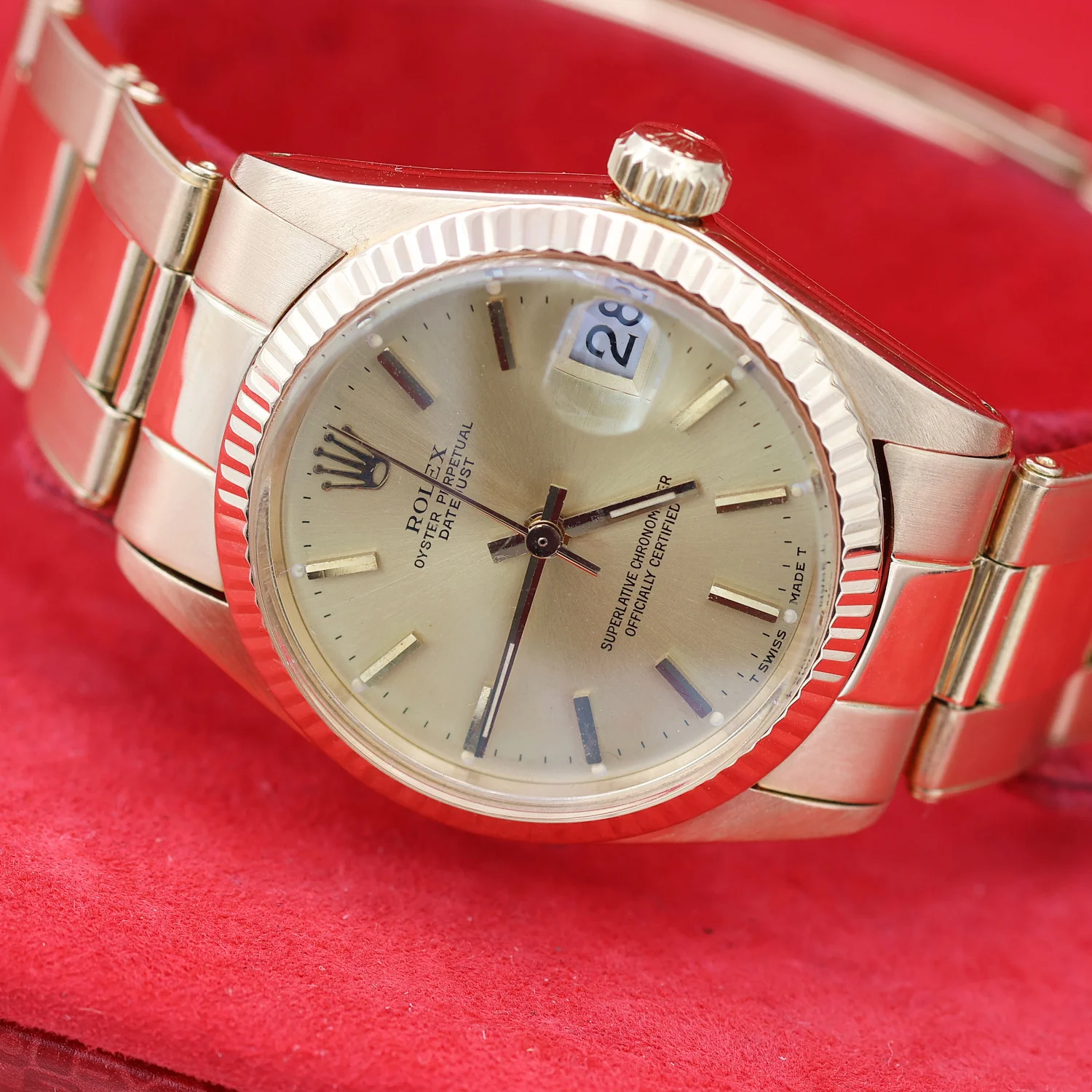 Rolex Datejust ref. 6827- 31mm - Champagne Dial Oyster Bracelet