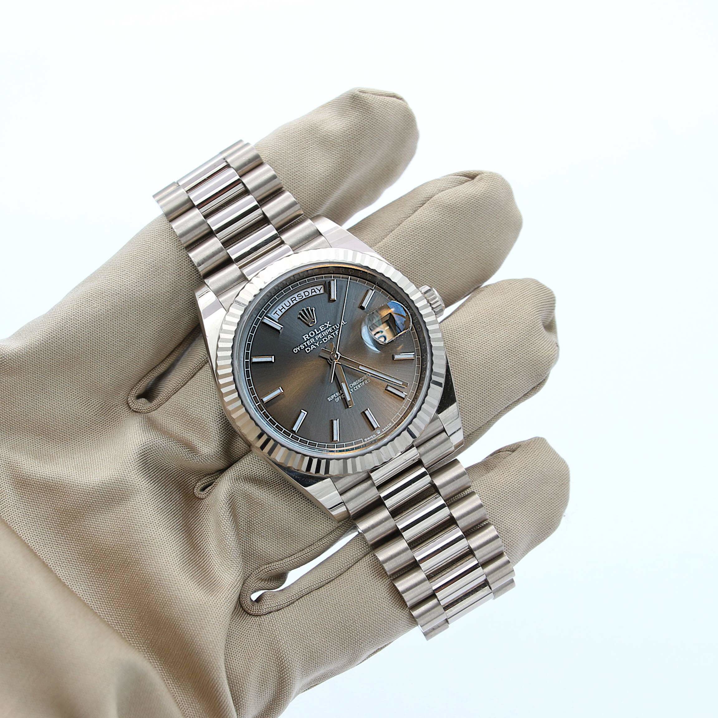 Rolex Day-Date 40 ref. 228239 - Rhodium Dial - Full Set - Image 3