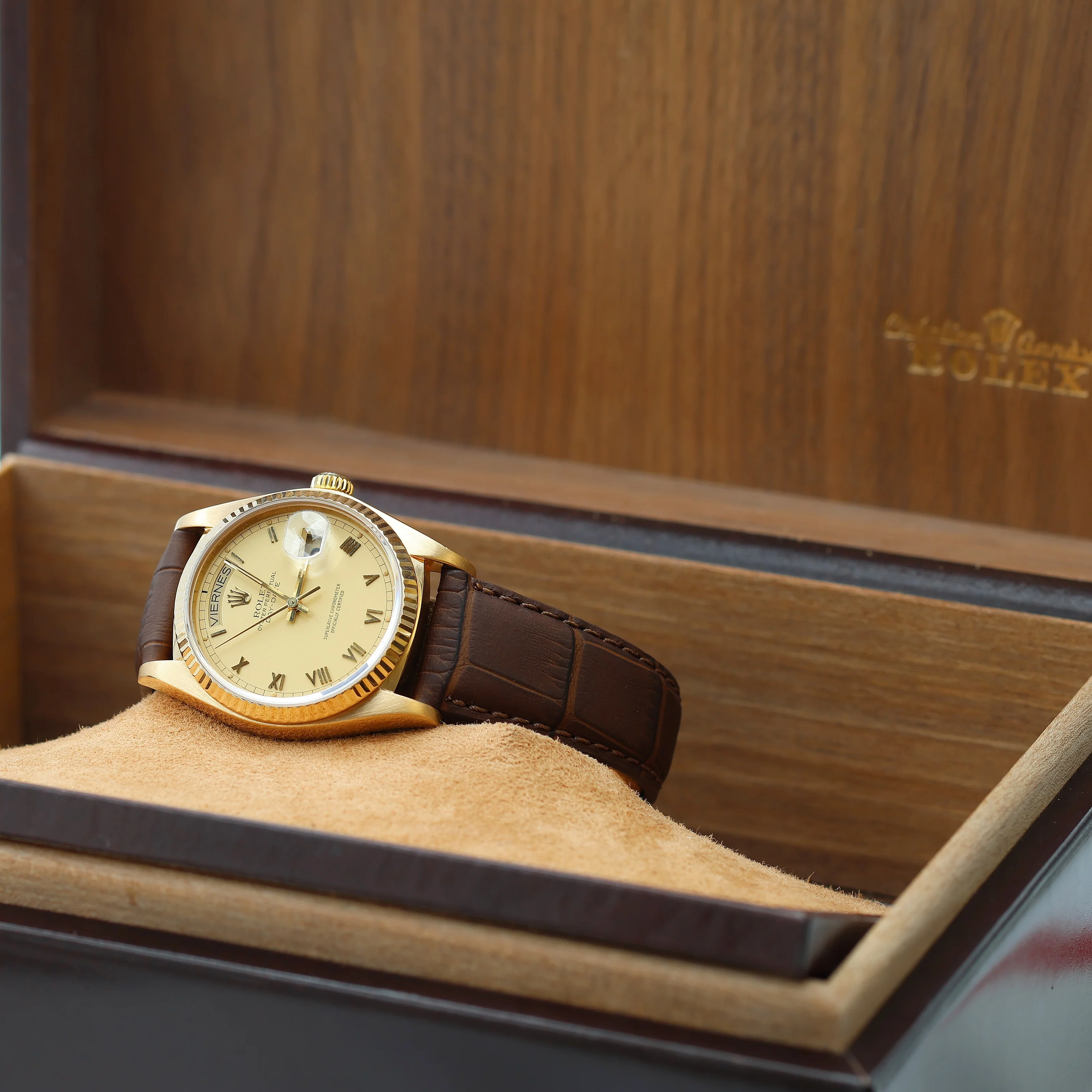 Rolex Day-Date ref. 18038 Champagne Roman Dial - Leather strap - Image 4