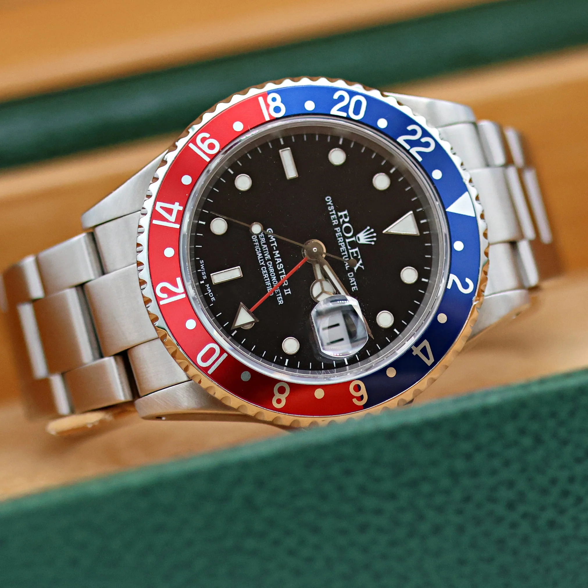 Rolex GMT Master II 16710 - Pepsi Bezel "Swiss Made" - Full Set - Image 2