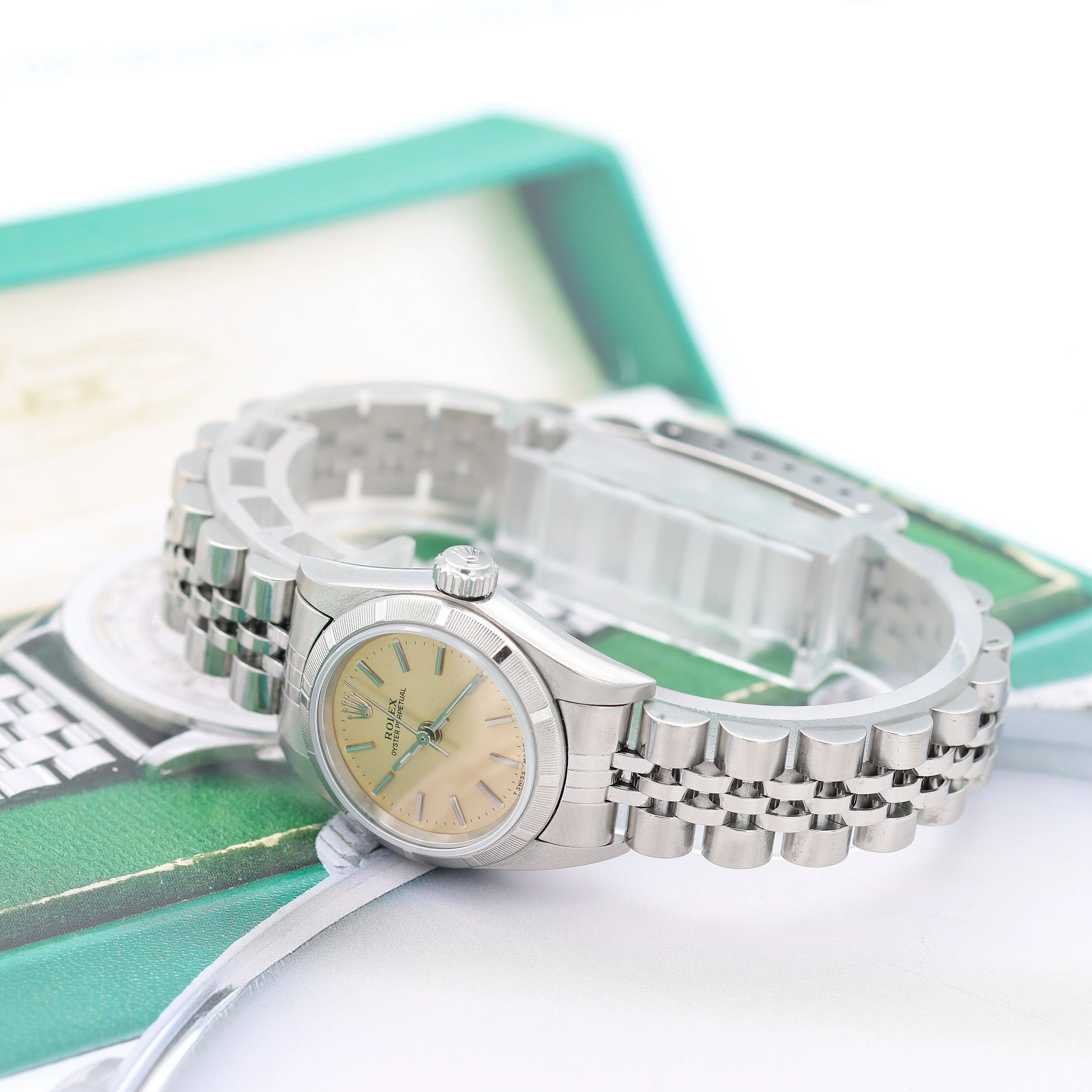 Rolex Lady Oyster Perpetual ref. 76030 - Champagne Dial - Jubilee Bracelet - Image 6
