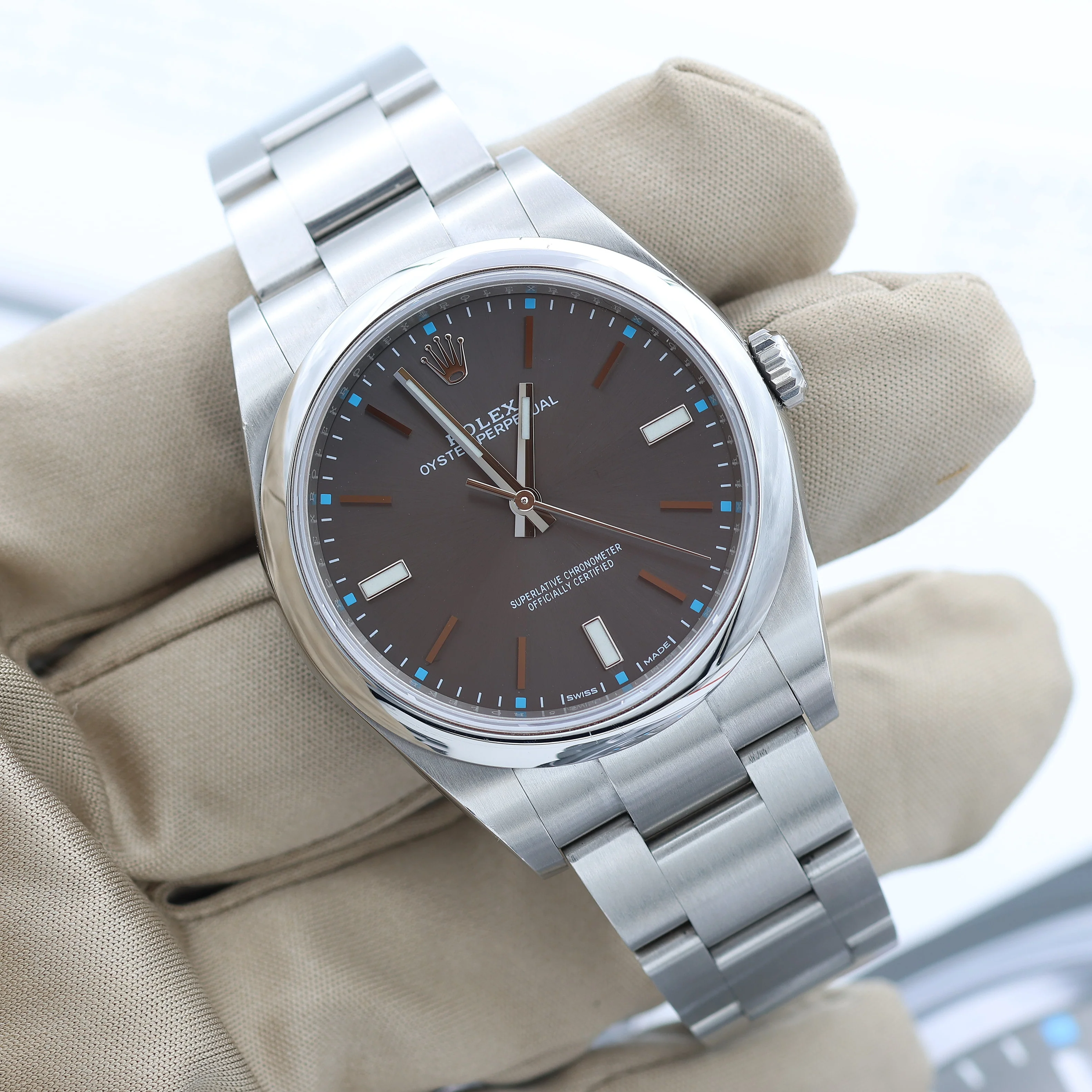 Rolex Oyster Perpetual 39 ref. 114300 - Dark Rhodium Dial - Full Set - Image 4