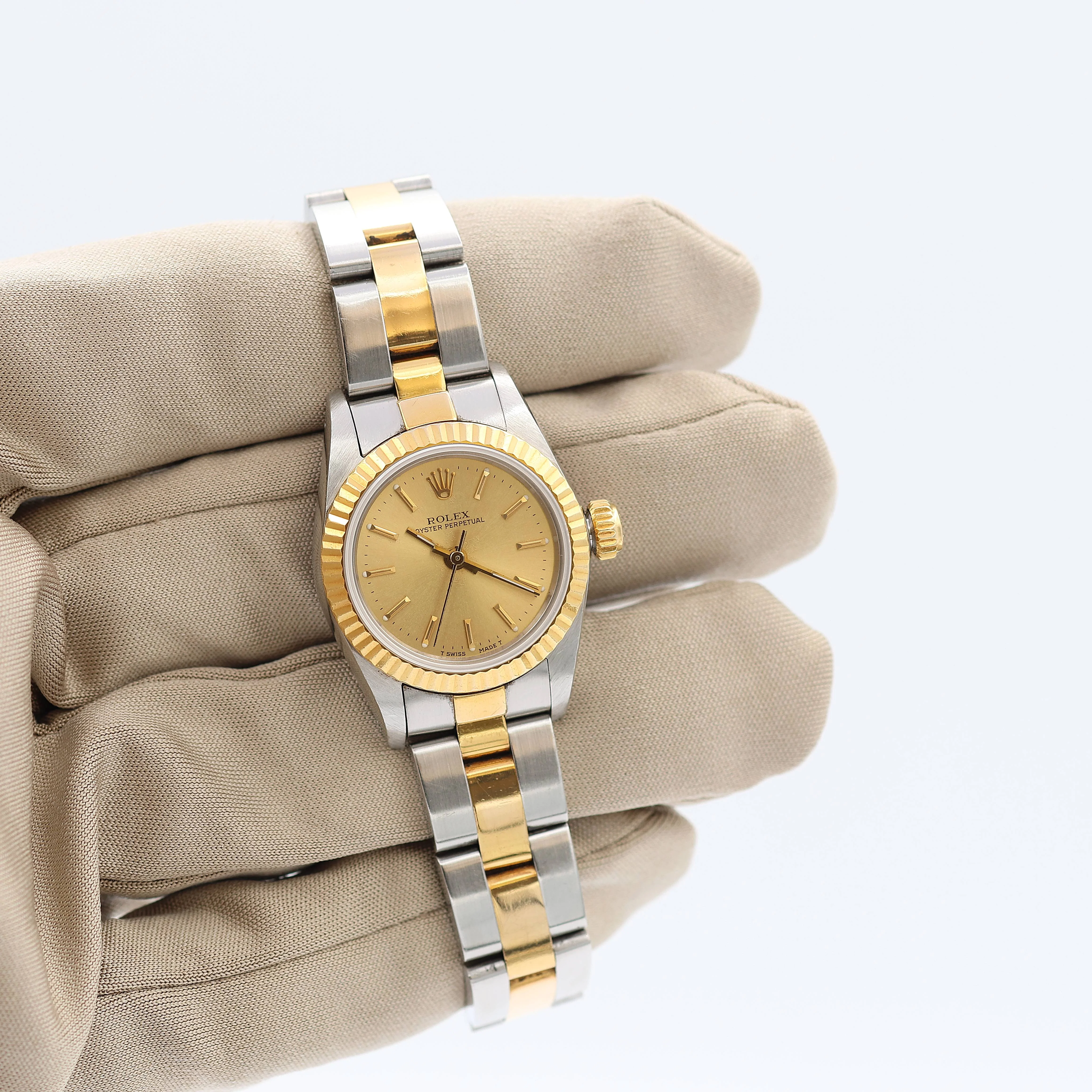 Rolex Oyster Perpetual 67193 Lady Steel and Gold - Champagne Dial - Oyster bracelet - Full Set - Image 3