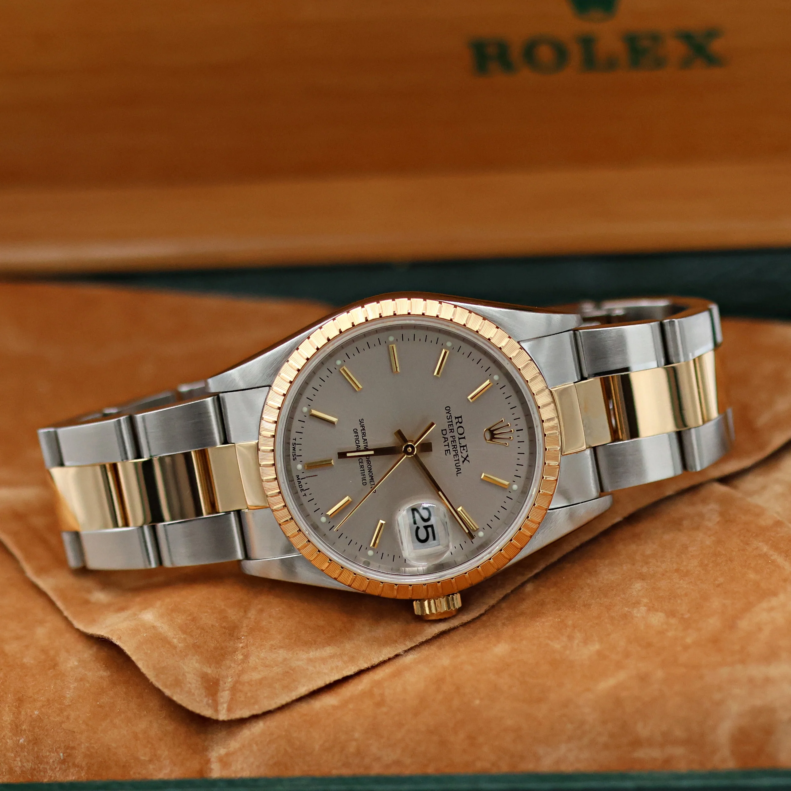 Rolex Oyster Perpetual Date ref. 15233 - Silver Dial - Oyster Bracelet - Image 3