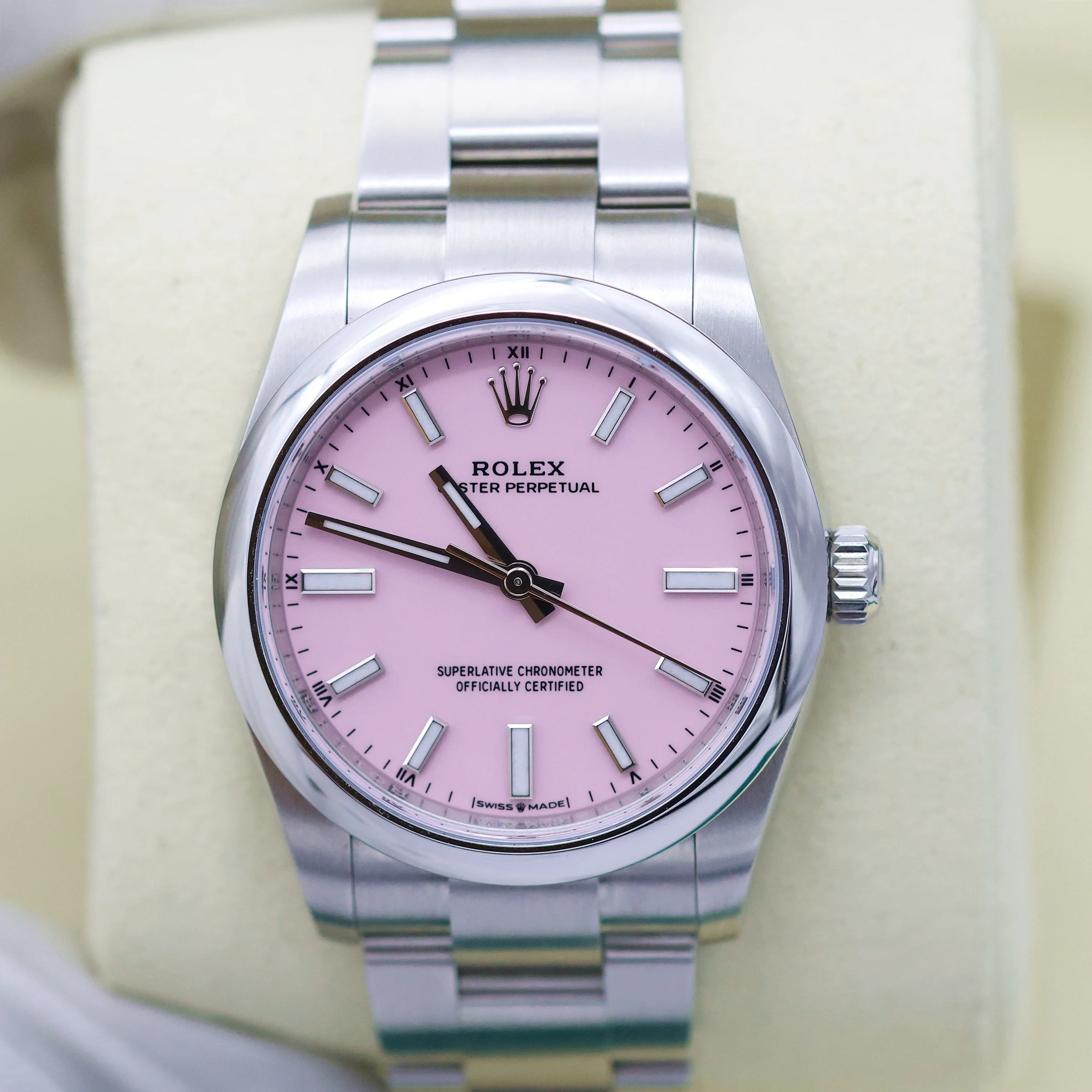 Rolex Oyster Perpetual ref. 124200 - 34mm Pink Dial - Full set