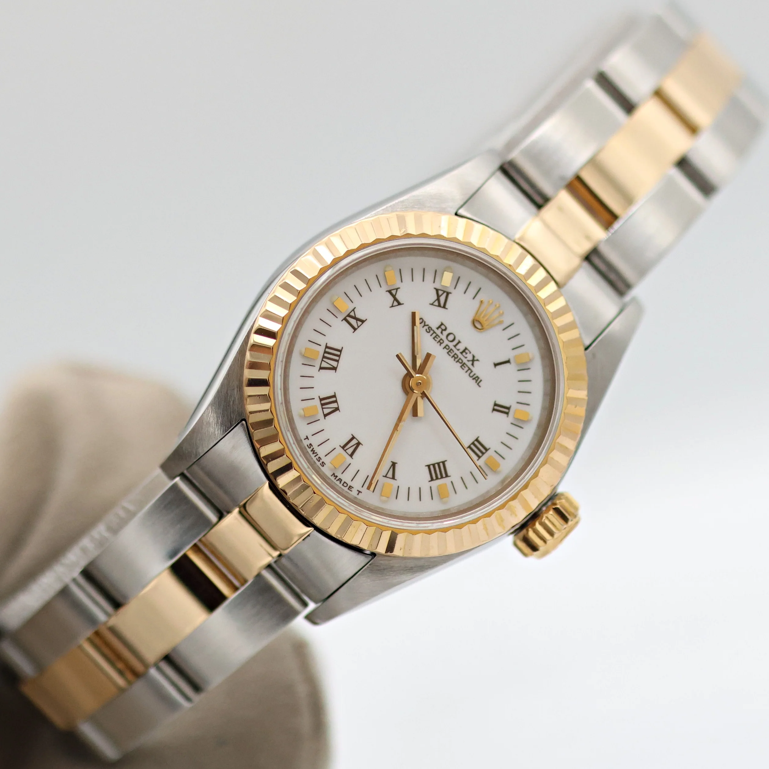 Rolex Oyster perpetual ref. 67193 White Roman dial Oyster bracelet - Image 6